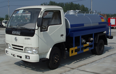 東風(fēng)金霸灑水車(chē)圖片